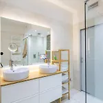 Apartment I Della *