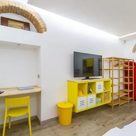 Apartament I Della *