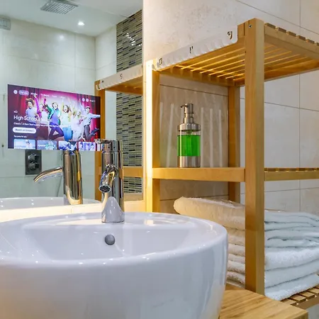 Apartament I Della *