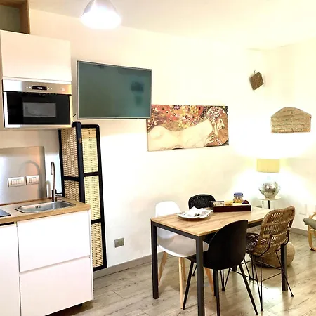 I Della Apartamento